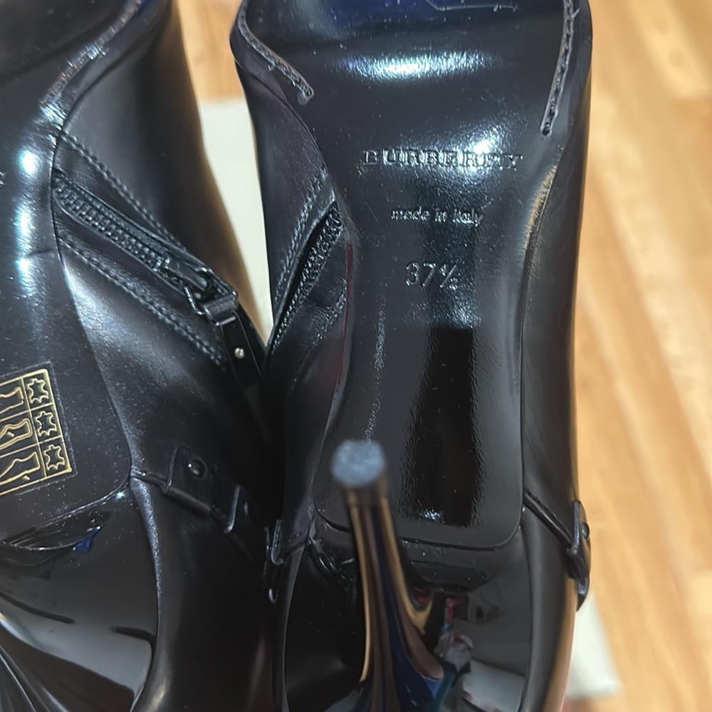 Burberry Black Womens Knee High Zipper Boots Sz 7 New with Box - Picture 8 of 10